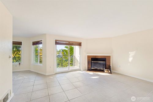 apt-e202-12724 Ne 144th St, Kirkland, WA, 98034-4829 | Card Image