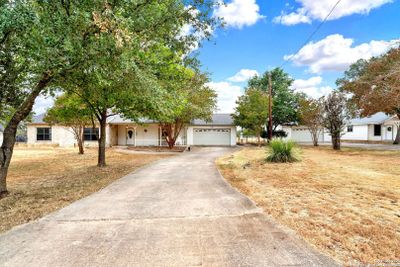 546 N Star, House other with 4 bedrooms, 3 bathrooms and null parking in Bandera TX | Image 3