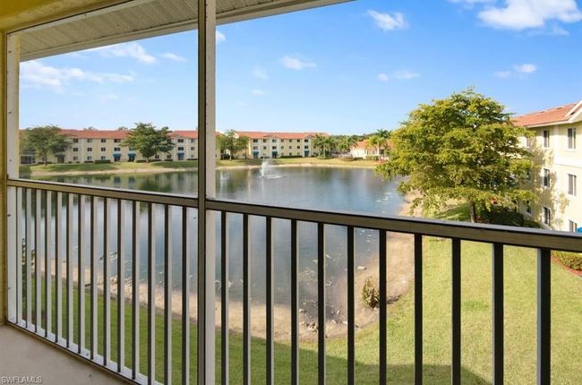 APT-331 - 8297 Key Royal Ln, Condo with 2 bedrooms, 2 bathrooms and null parking in NAPLES FL | Image 14