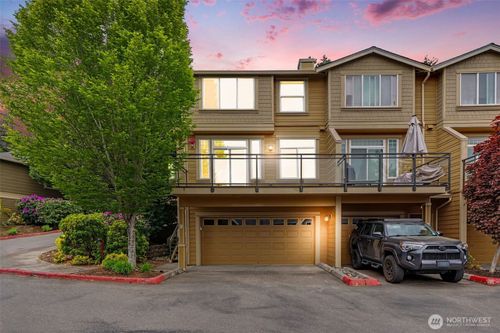 m1-23300 Se Black Nugget Rd, Issaquah, WA, 98029-6928 | Card Image