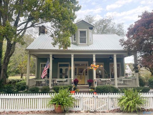 104 Maple St, Pisgah, AL, 35765-6894 | Card Image