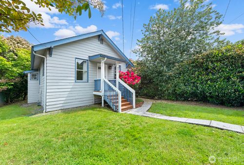 8844 18th Avenue Sw, Seattle, WA, 98106 | Card Image