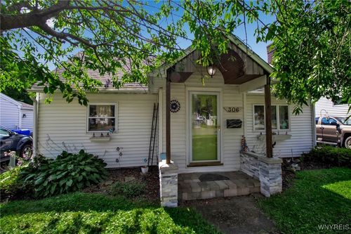306 Barnsdale Ave, West Seneca, NY, 14224-1183 | Card Image