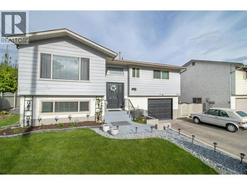 2111 Wilkinson St, Kelowna, BC, V1Y4A1 | Card Image