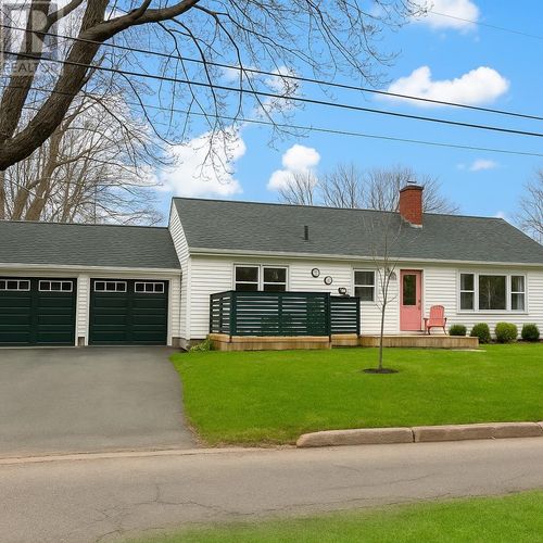 64 Mcgill Ave, Charlottetown, PE, C1A2J8 | Card Image