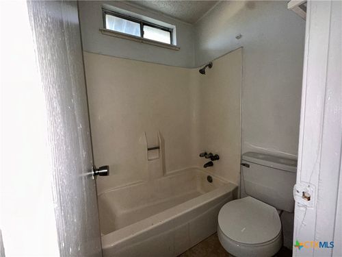 908 Sissom Rd, Killeen, TX, 76541-6422 | Card Image