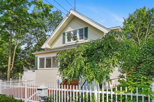 366 Suburban Ave, Fairfield, CT, 06825-1853 | Card Image