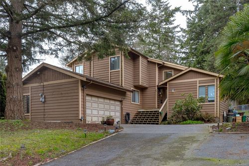 7318 Veyaness Rd, Saanichton, BC, V8M1M3 | Card Image