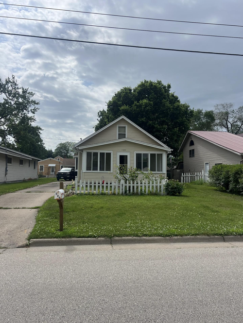 720 44th Ave, Goodview, MN, 55987-1628 | Card Image