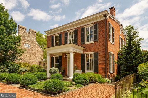 146 E Court St, DOYLESTOWN, PA, 18901-4338 | Card Image