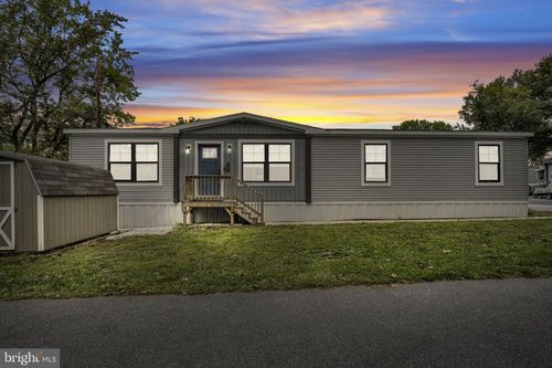 240 Key West Blvd, CARLISLE, PA, 17015-8546 | Card Image