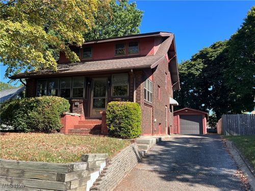 855 Dan St, Akron, OH, 44310-3956 | Card Image