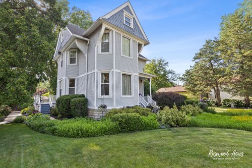 217 N Maple St, Momence, IL, 60954-1347 | Card Image