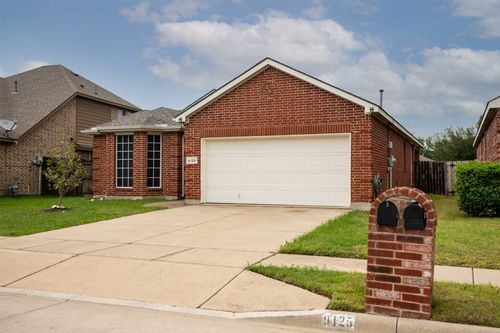 9125 Vineyard Ln, Fort Worth, TX, 76123-2745 | Card Image