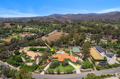 6852 Via Del Charro, Rancho Santa Fe, CA, 92067-9572 | Card Image