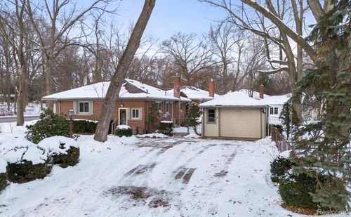 42583 Five Mile Rd, Plymouth, MI, 48170-2545 | Card Image