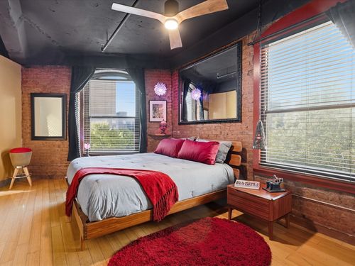 apt-305-910 Houston St, Fort Worth, TX, 76102-6231 | Card Image