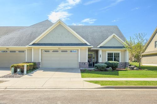 3876 Berkshire Rd Sw, Rochester, MN, 55902-1737 | Card Image