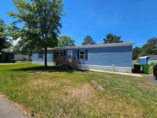 517 Begonia Ln, Altoona, WI, 54720-2104 | Card Image