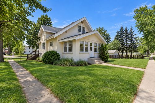 403 5th St Ne, Staples, MN, 56479-2332 | Card Image
