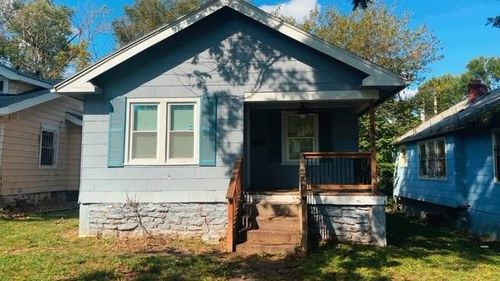 2908 E 61st St, Kansas City, MO, 64130-3930 | Card Image