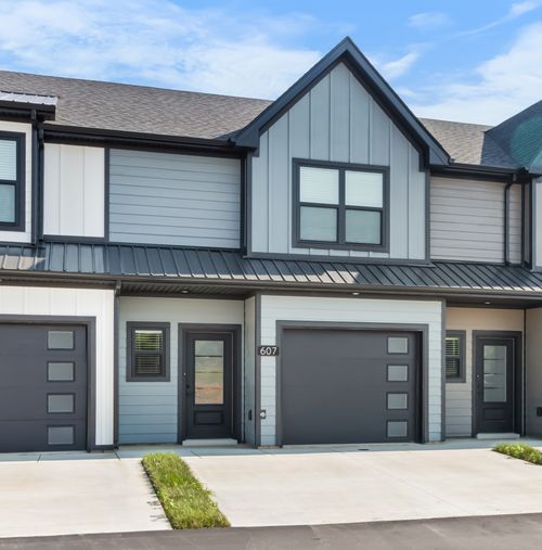 607 Jonathan Wade Pvt Cir, Clarksville, TN, 37043-4097 | Card Image