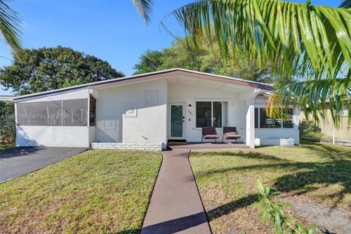 581 Ne 175th Ter, North Miami Beach, FL, 33162-1947 | Card Image
