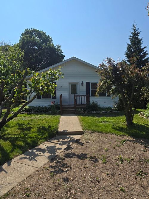 243 Washington St, Litchfield, MI, 49252-9739 | Card Image