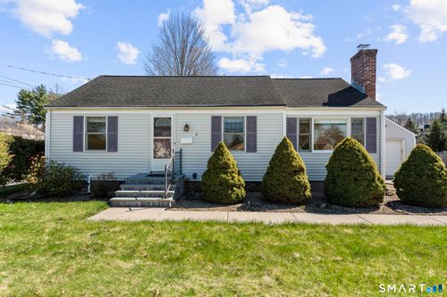 28 Kitts Ln, Newington, CT, 06111-3932 | Card Image