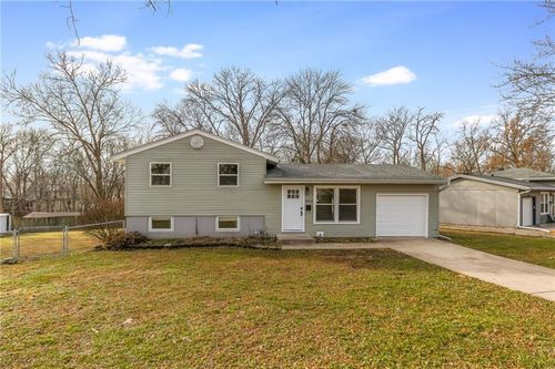 3007 Ne 63rd Street, Gladstone, MO, 64119 | Card Image