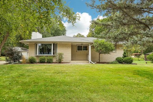 5205 S 44th St, MILWAUKEE, WI, 53220-5128 | Card Image