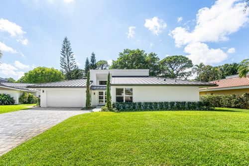 654 Lakewoode Cir W, Delray Beach, FL, 33445-4325 | Card Image