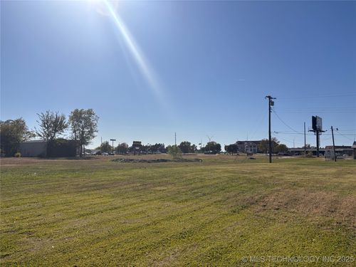 1014 S Commerce St, Ardmore, OK, 73401-5004 | Card Image
