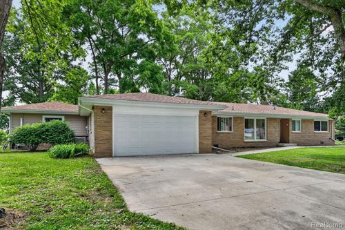 4877 Orchard Ln, Owosso, MI, 48867-9450 | Card Image