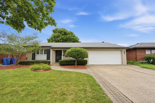4427 Burssens Dr, Warren, MI, 48092-2277 | Card Image