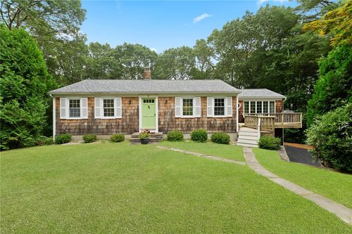 9 Lofty Heights Rd, Westerly, RI, 02891-2615 | Card Image
