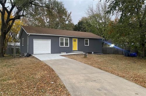 9201 W 98th Ter, Overland Park, KS, 66212-5006 | Card Image