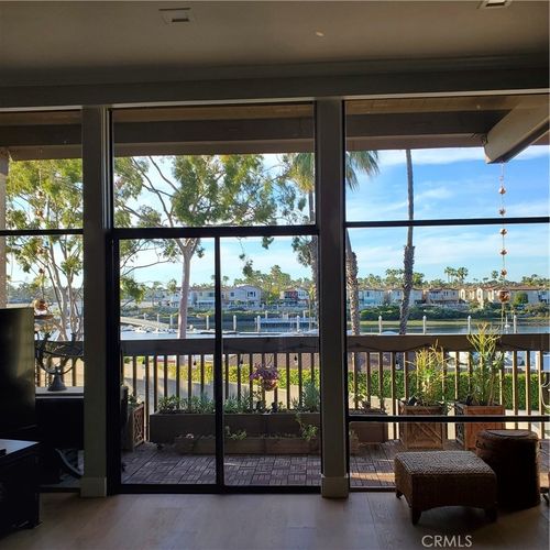 5201 Marina Pacifica Dr S, Long Beach, CA, 90803-3888 | Card Image