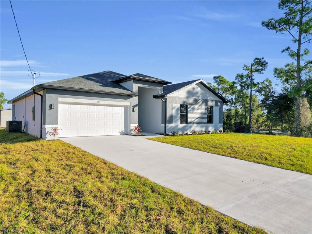 Residential in LEHIGH ACRES 2