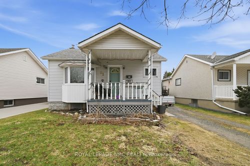 82 Mcarthur Ave, Welland, ON, L3B2J7 | Card Image