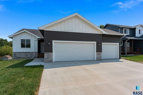 5401 W Cushman St Street, Sioux Falls, SD, 57107 | Card Image