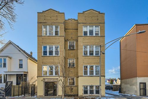 2w-2038 N Spaulding Avenue, CHICAGO, IL, 60647 | Card Image