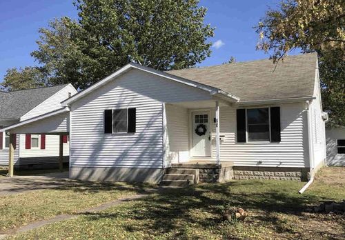 303 S 3rd St, Marion, IL, 62959-1238 | Card Image