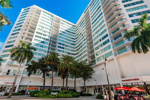 533-7135 Collins Ave, Miami Beach, FL, 33141-3228 | Card Image