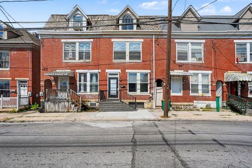 33 S Franklin St, CHAMBERSBURG, PA, 17201-2011 | Card Image