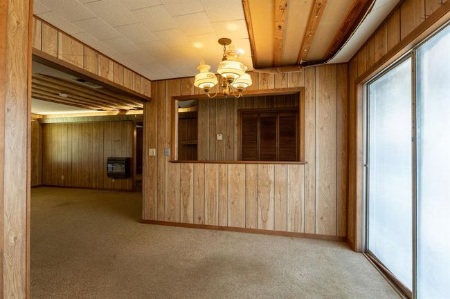 dining area | Image 22