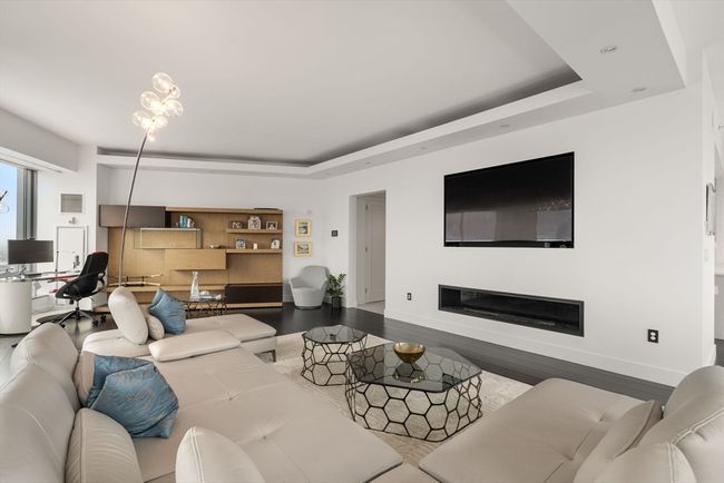 PH2B - 1 Avery St, Condo with 3 bedrooms, 5 bathrooms and null parking in Boston MA | Image 4