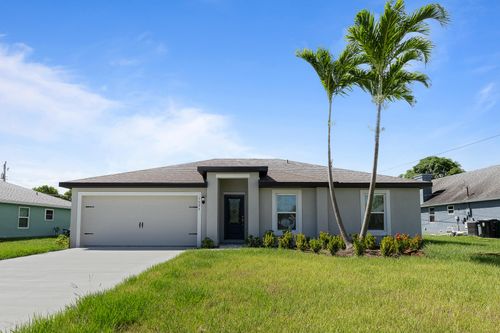 1597 Se Berkshire Blvd, Port St. Lucie, FL, 34952-7108 | Card Image