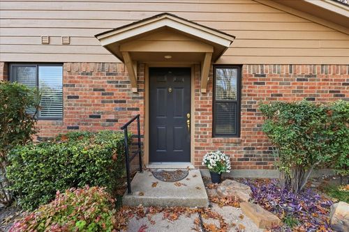 5642 Cedar Creek Dr, Benbrook, TX, 76109-5768 | Card Image