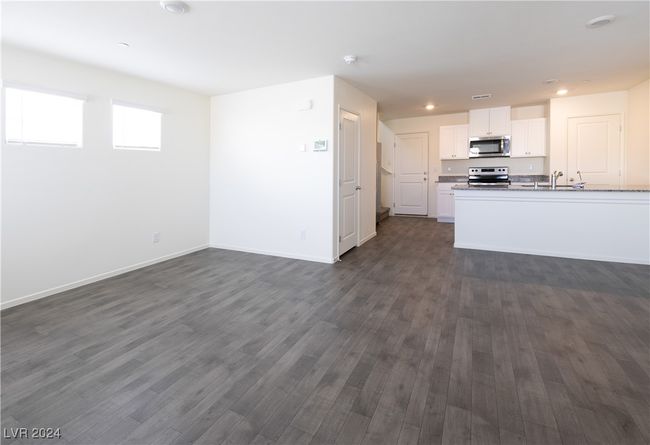 340 Summer Sparrow Ave, Townhouse with 3 bedrooms, 3 bathrooms and null parking in Henderson NV | Image 5